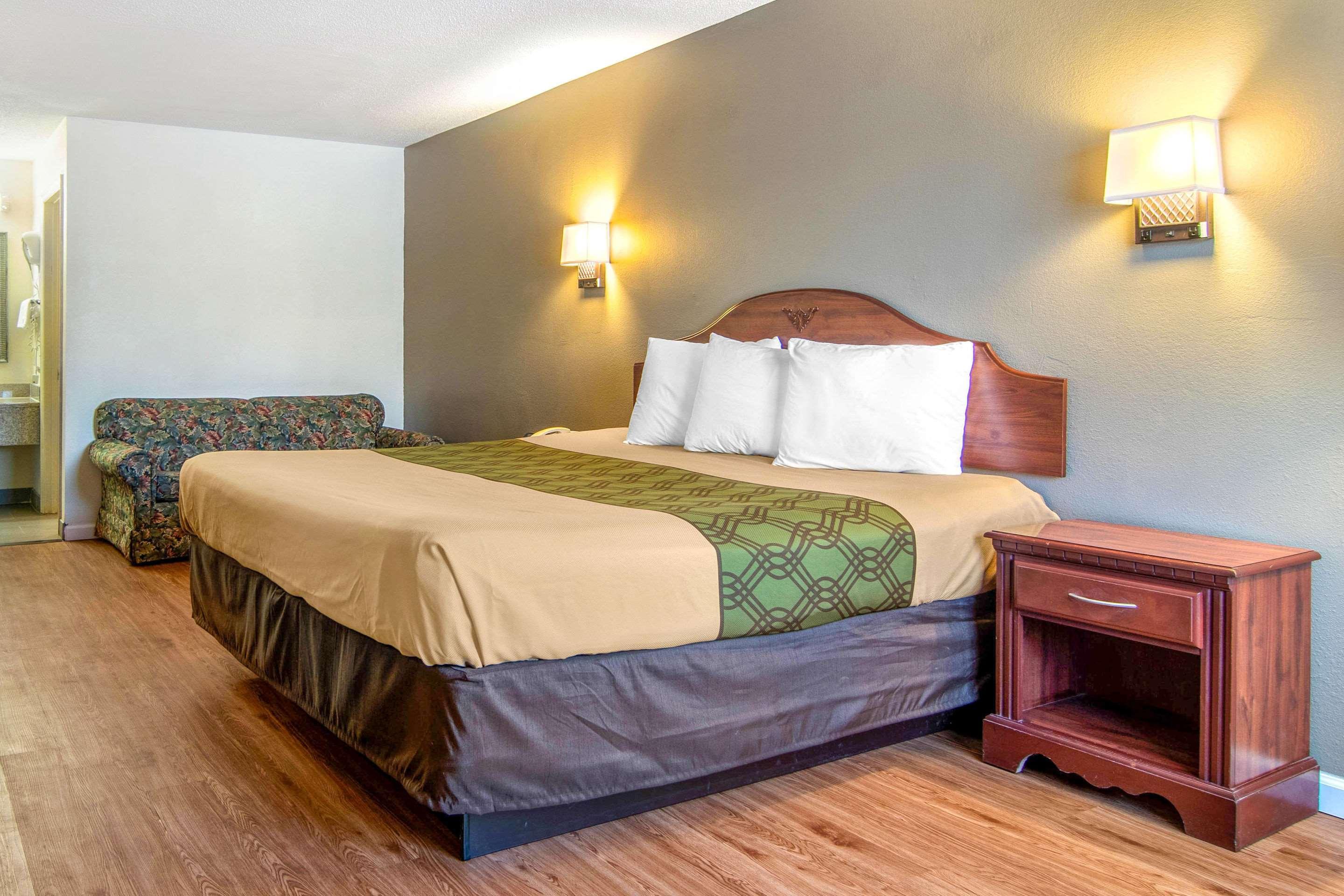 Fort Oglethorpe Econo Lodge Inn & Suites מראה חיצוני תמונה