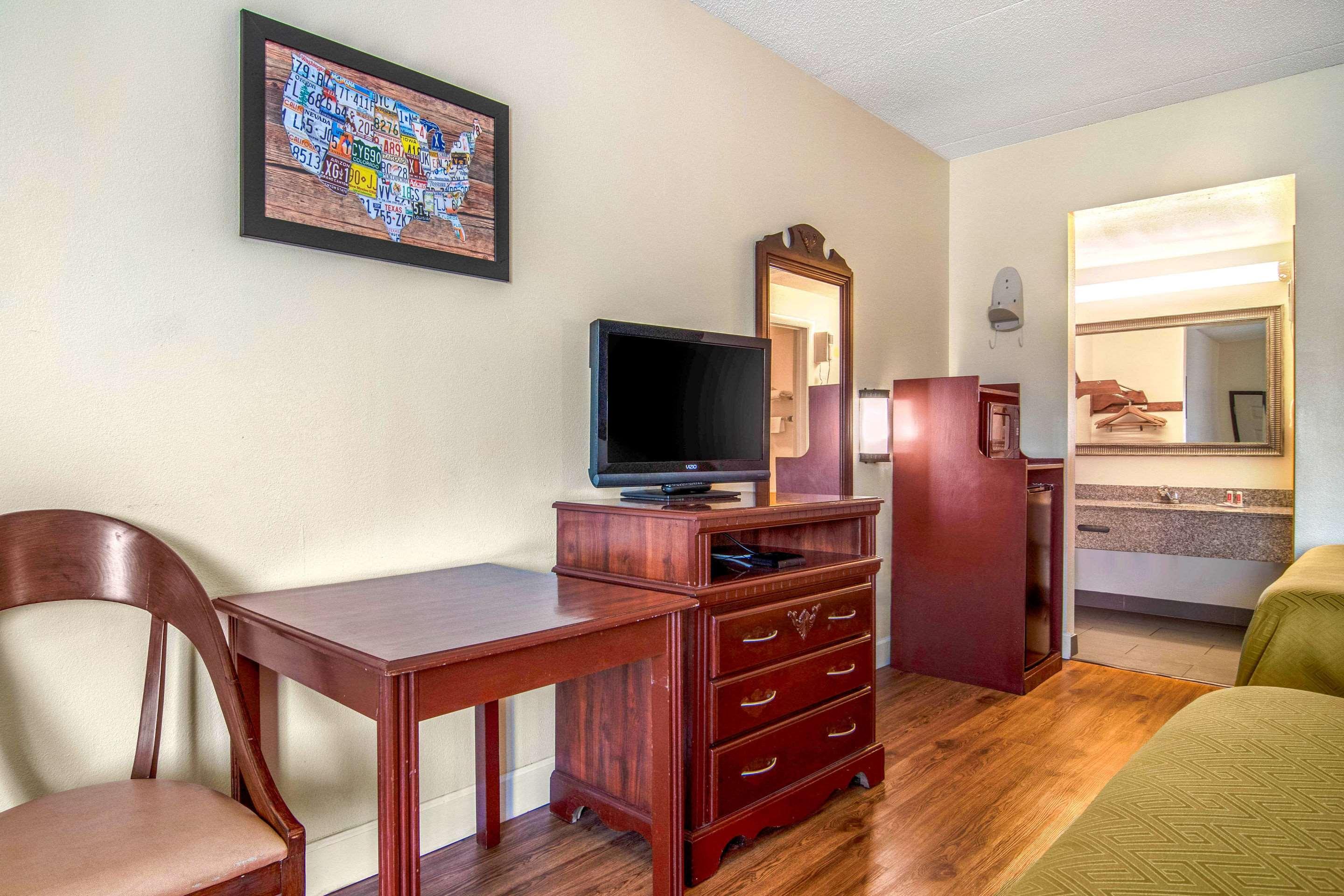 Fort Oglethorpe Econo Lodge Inn & Suites מראה חיצוני תמונה