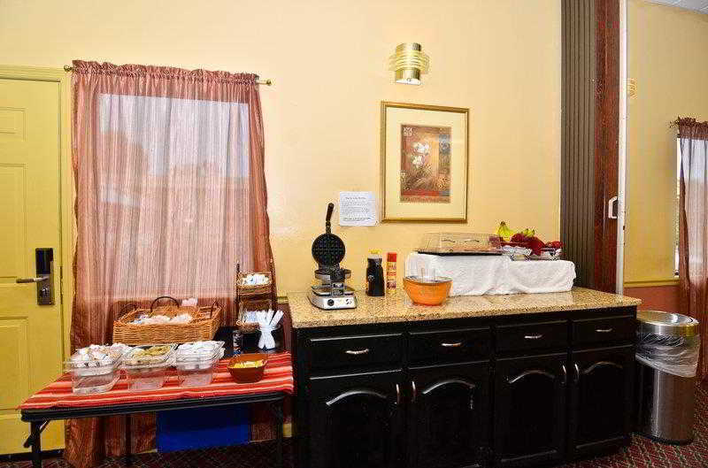 Fort Oglethorpe Econo Lodge Inn & Suites מראה חיצוני תמונה